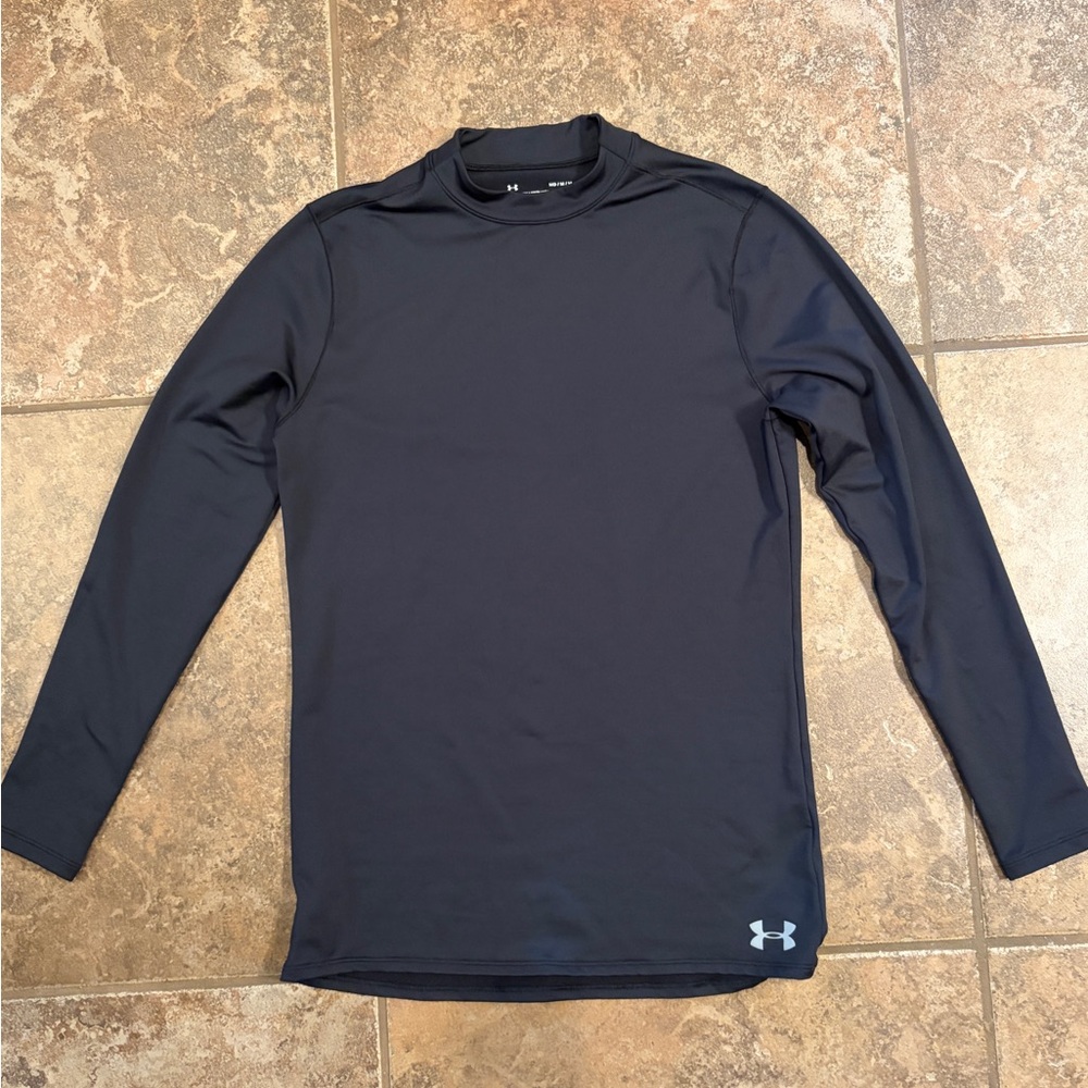 Under Armour women’s cold gear  Black Long Sleeve Shirt size m